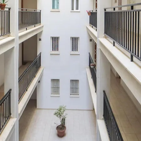 Lovely In With Swimming Pool Apartmán